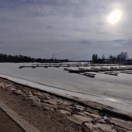 Helsinki's Caravan Adventureヅ Parque de Campismo
