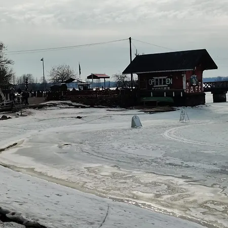 Helsinki's Caravan Adventureヅ * Ελσίνκι