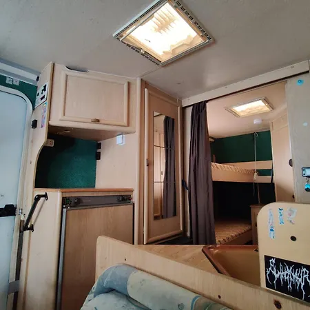 Helsinki's Caravan Adventureヅ Κάμπινγκ *