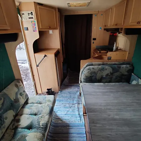 Helsinki's Caravan Adventureヅ Κάμπινγκ